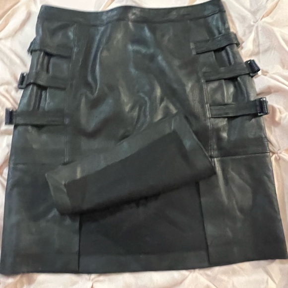 BCBG faux leather skirt - Picture 2 of 8